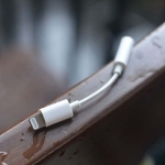 تبدیل اصلی لایتنینگ به جک 3.5 میلیمتری اپل Apple Lightning To 3.5mm Headphone Jack Adapter